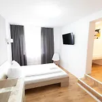 Business Hotel Dernbach Hotel *