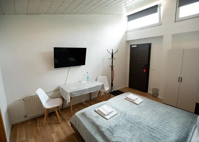 מלון Hotel Dernbach