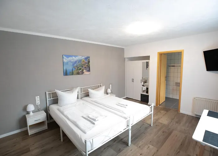 Hotel Dernbach מלון *