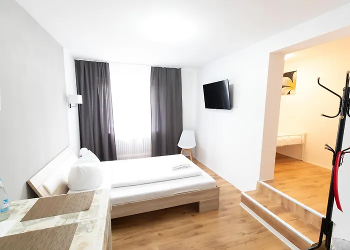 Hotel Dernbach מלון *